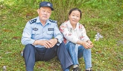 祁连山下，一间警务室，这对夫妻坚守了十年