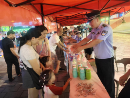 警察变身“安全老师”&nbsp;&nbsp;这堂课孩子们抢着上